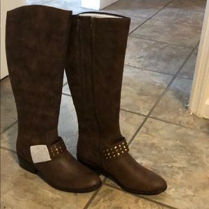 Knee high boots with heel